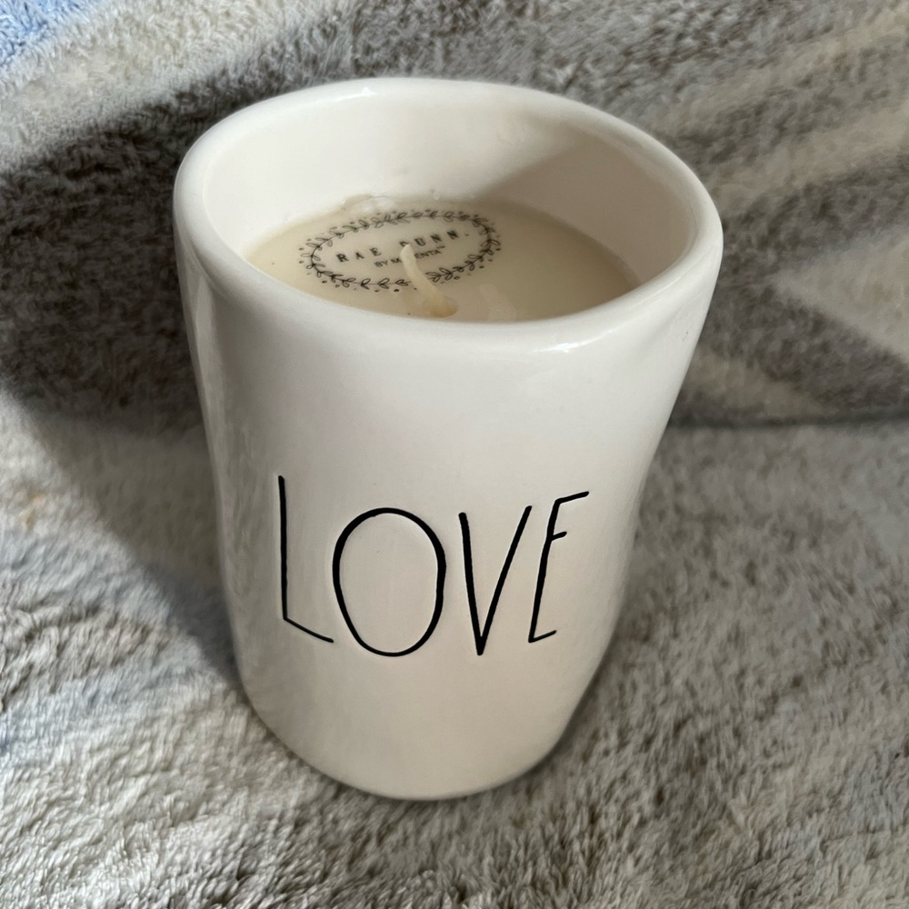 Rae Dunn Love candle ❤️